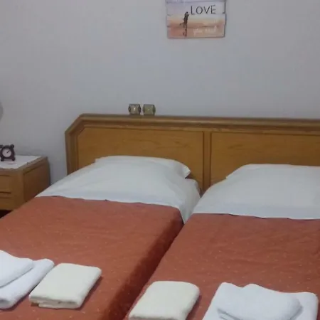 νatasas Place In Evia Apartment